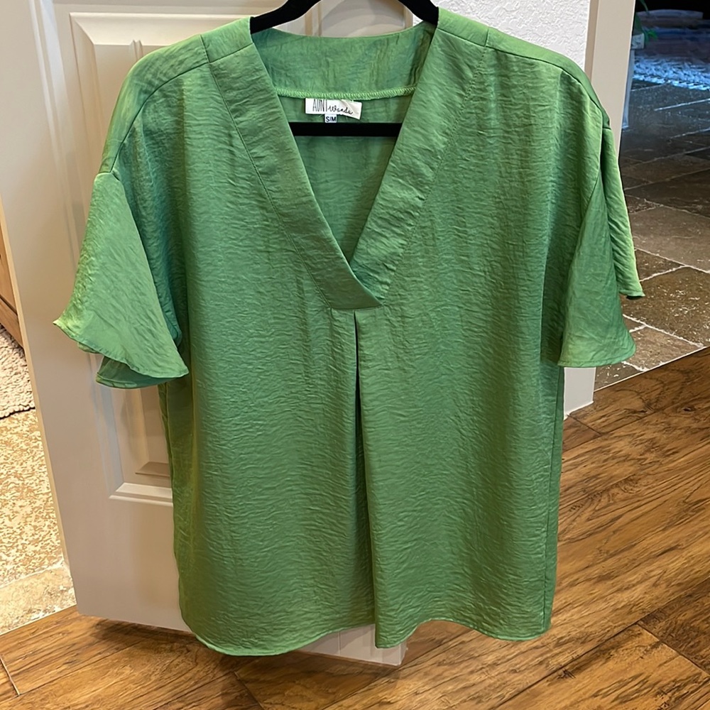 Green Dressy Top, Size S/M